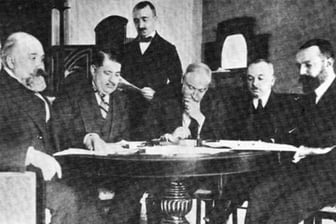 Tarihte bugün: Uşi Antlaşması imzalandı