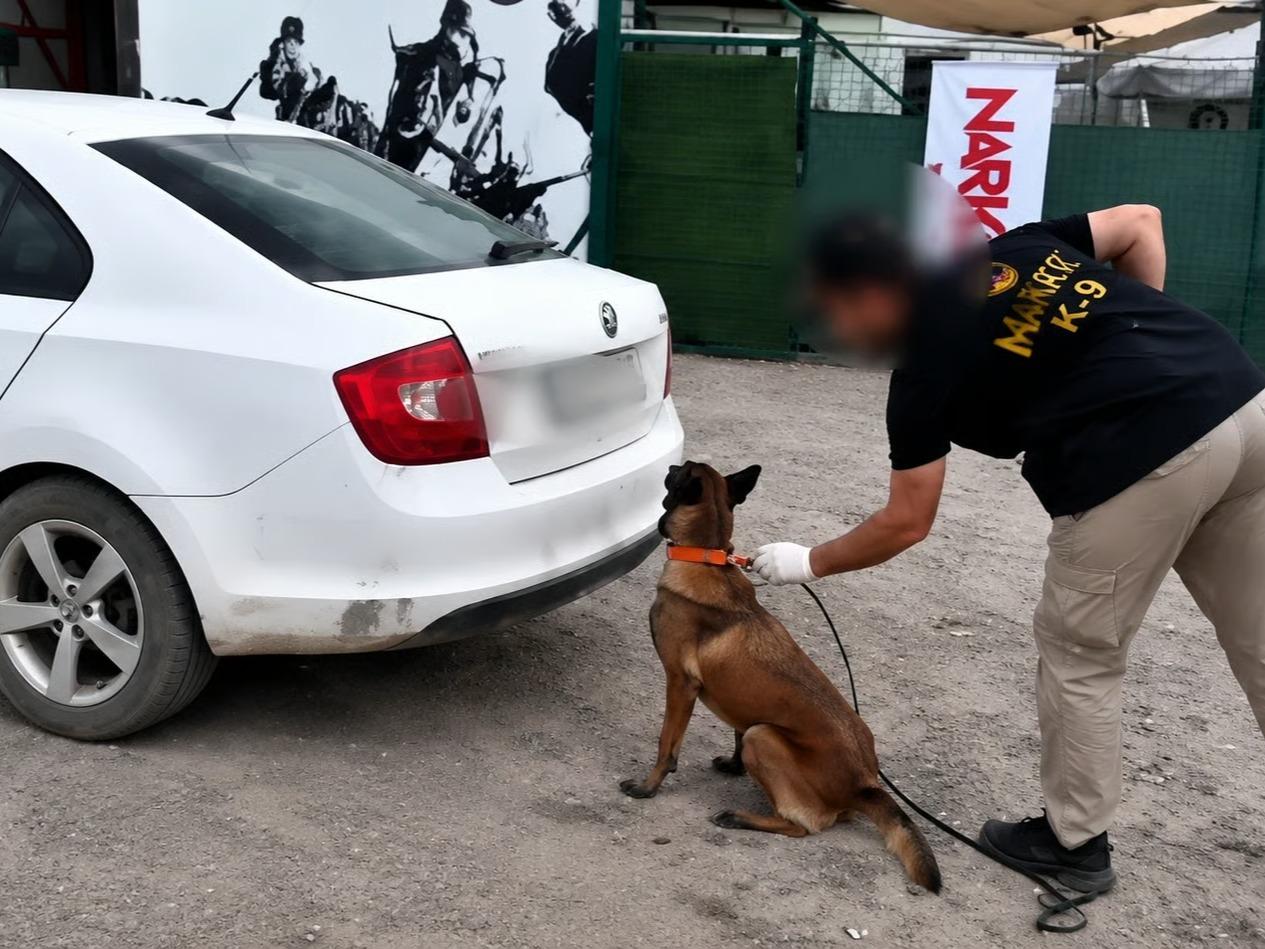 28 kilo uyuşturucuyla yakalandı: Zehir taciri doktor çıktı!