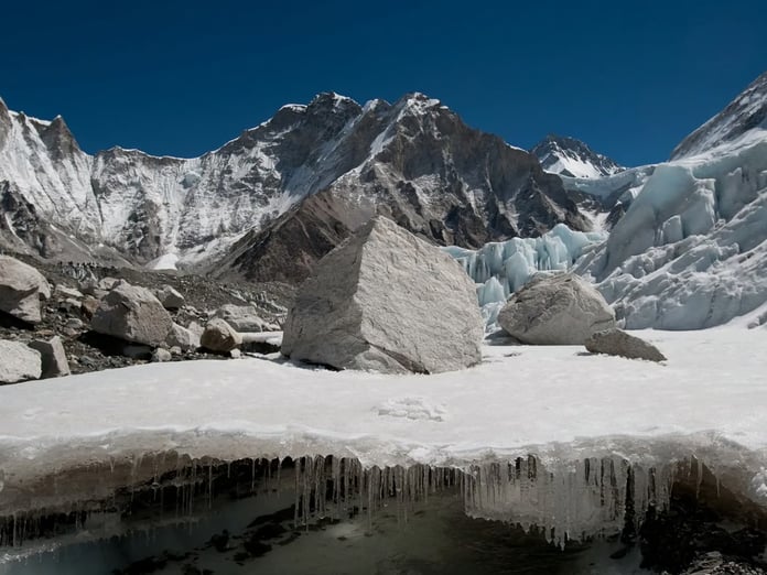 Himalayalar'da kar yağışları son 23 yılın en düşük seviyesinde 