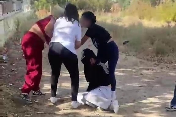 Akran zorbalığı: Isladılar, darp ettiler.