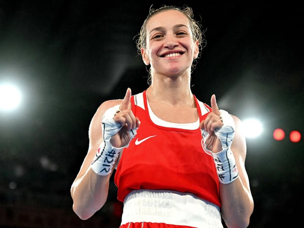 Türk kadın boksörler İngiltere'de rakiplerine göz açtırmadı: Dünya Boks Şampiyonası'nda üç madalya garanti