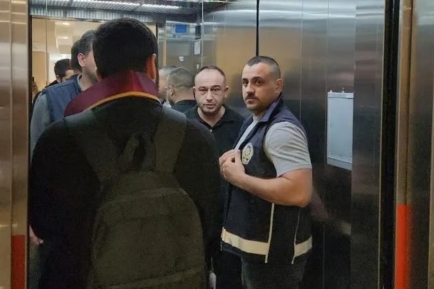 Dolandırıcının sevgilisi dolandırıldı!