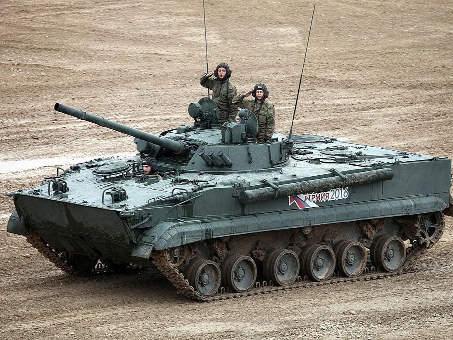 Rusya Ordusu’na yeni BMP-3 zırhlı muharebe araçları teslim edildi