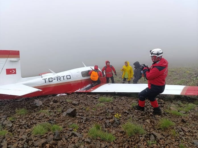 Kaçkar dağlarında uçak kazası: 1 ölü 1 yaralı
