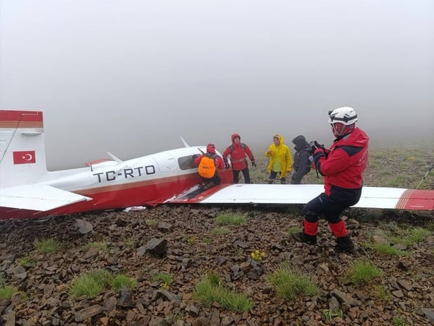 Kaçkar dağlarında uçak kazası: 1 ölü 1 yaralı