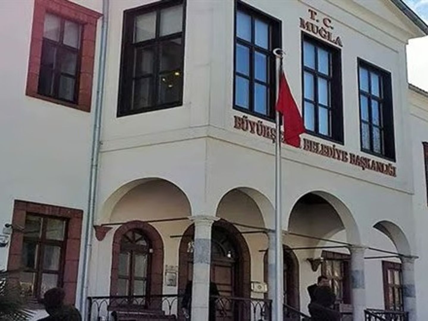 328 milyonluk ihale yolsuzluğu: Usulsüzlüğe karşı çıkan komisyon başkanı ve teknik personel görevden alındı