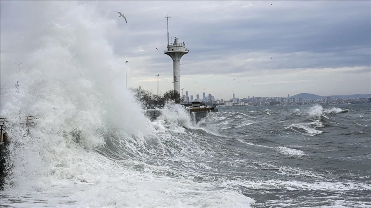 Meteoroloji'den o iller için peş peşe uyarı: Sağanak ve fırtına geliyor! 