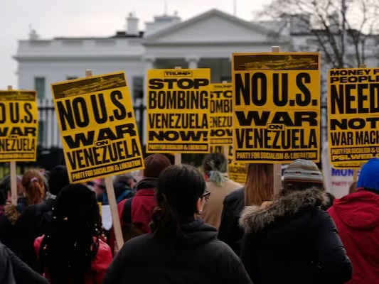 Beyaz Saray'ın önünde Maduro'nun tutuklanması protesto edildi