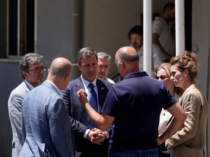 İzmir'deki yolsuzluk dosyasında CHP’li ve AK Partili isimler bir arada