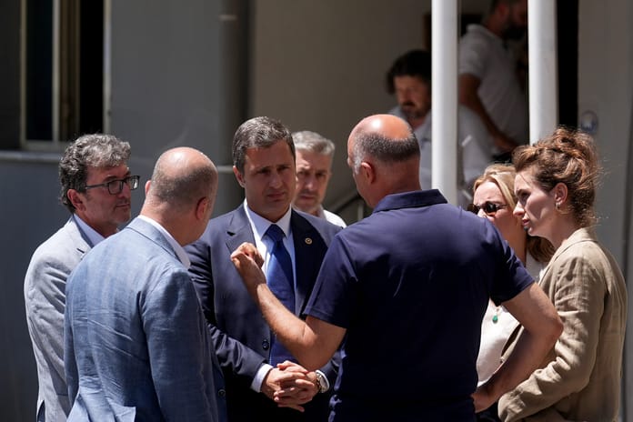 İzmir'deki yolsuzluk dosyasında CHP’li ve AK Partili isimler bir arada