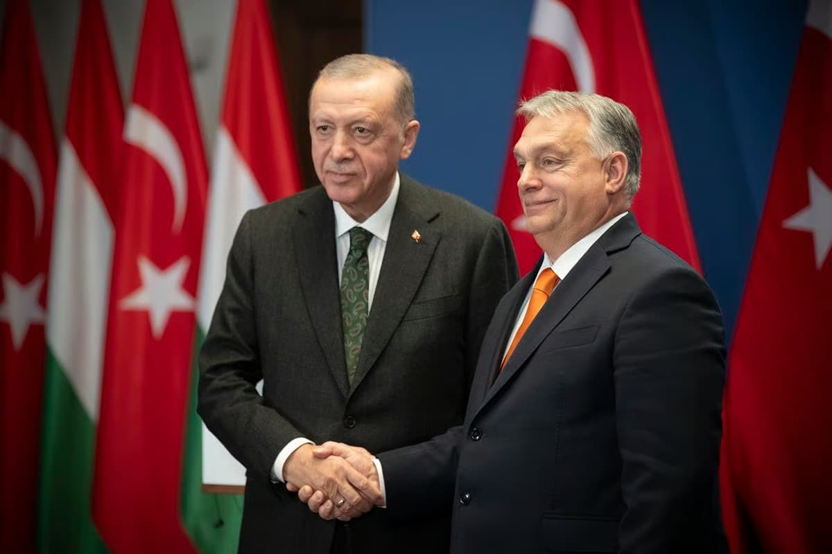 Macaristan Başbakanı Orban'dan Türkiye'nin Ukrayna'da barış çabalarına övgü