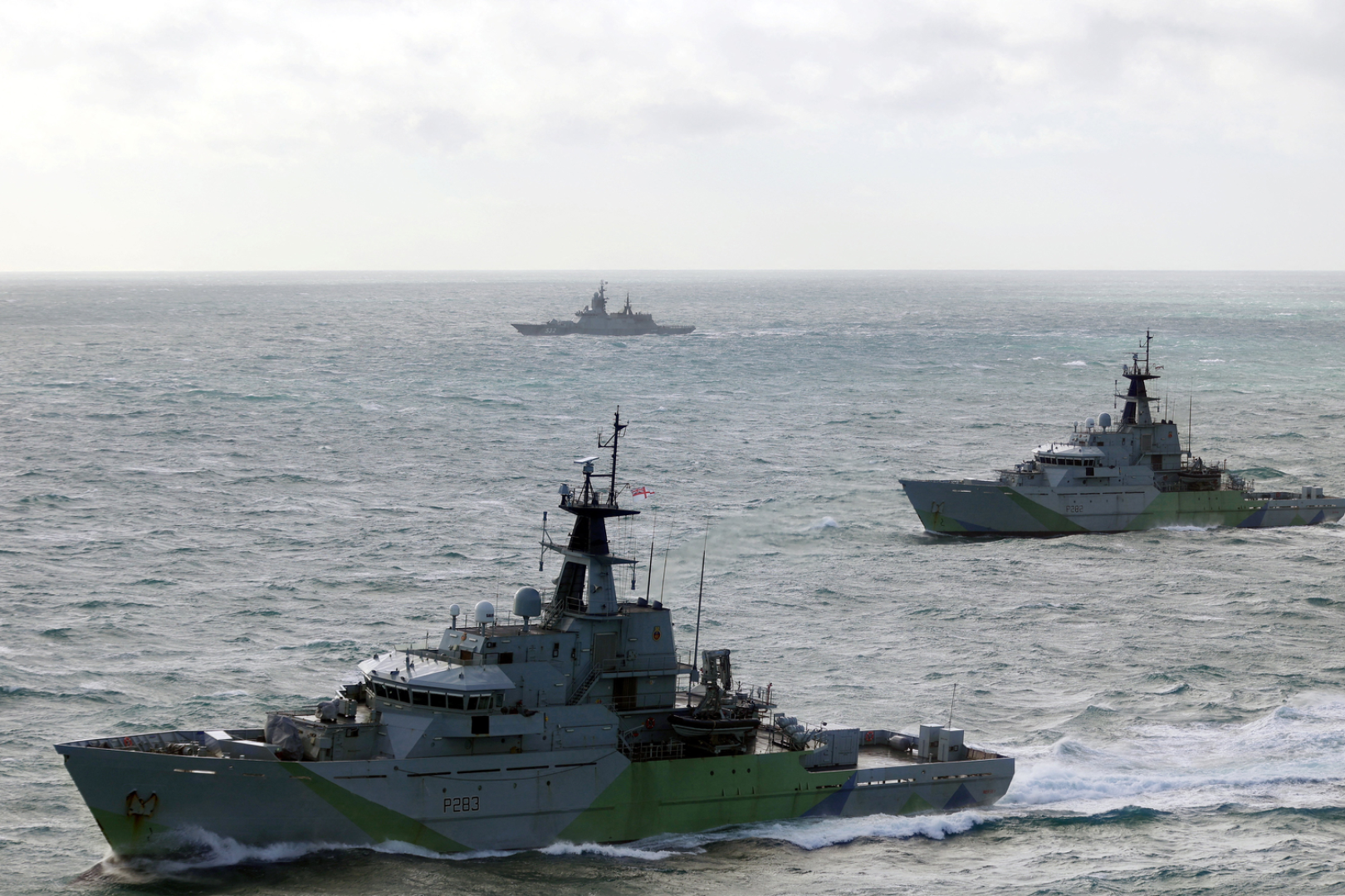 British Royal Navy vessels and a Russian corvette in the English Channel, Jan. 23, 2026 - Reuters