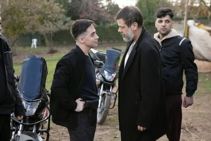 Arka Sokaklar son bölüm full izle | Kanal D ile Arka Sokaklar 733. bölüm tek parça izle