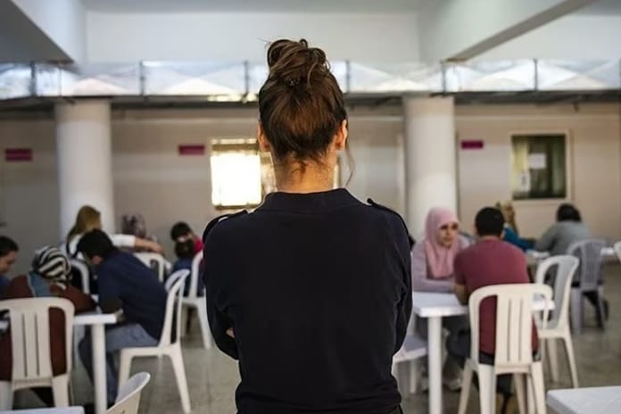 Hükümlülere 8 Mart hediyesi: Cezaevlerinde 5 gün boyunca açık görüş