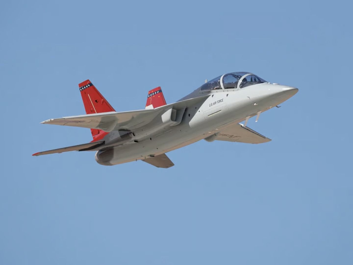 T-7A Red Hawk kritik elektromanyetik güvenlik testini geçti