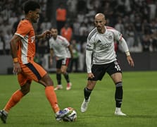 10 maçtır yenilmeyen Beşiktaş, 8 maçtır kaybetmeyen Başakşehir’e konuk oluyor