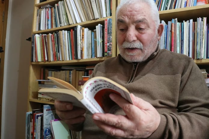 Ispartalı yazar Silleli, 61 yıldır biriktirdiği binlerce kitabı hediye ediyor