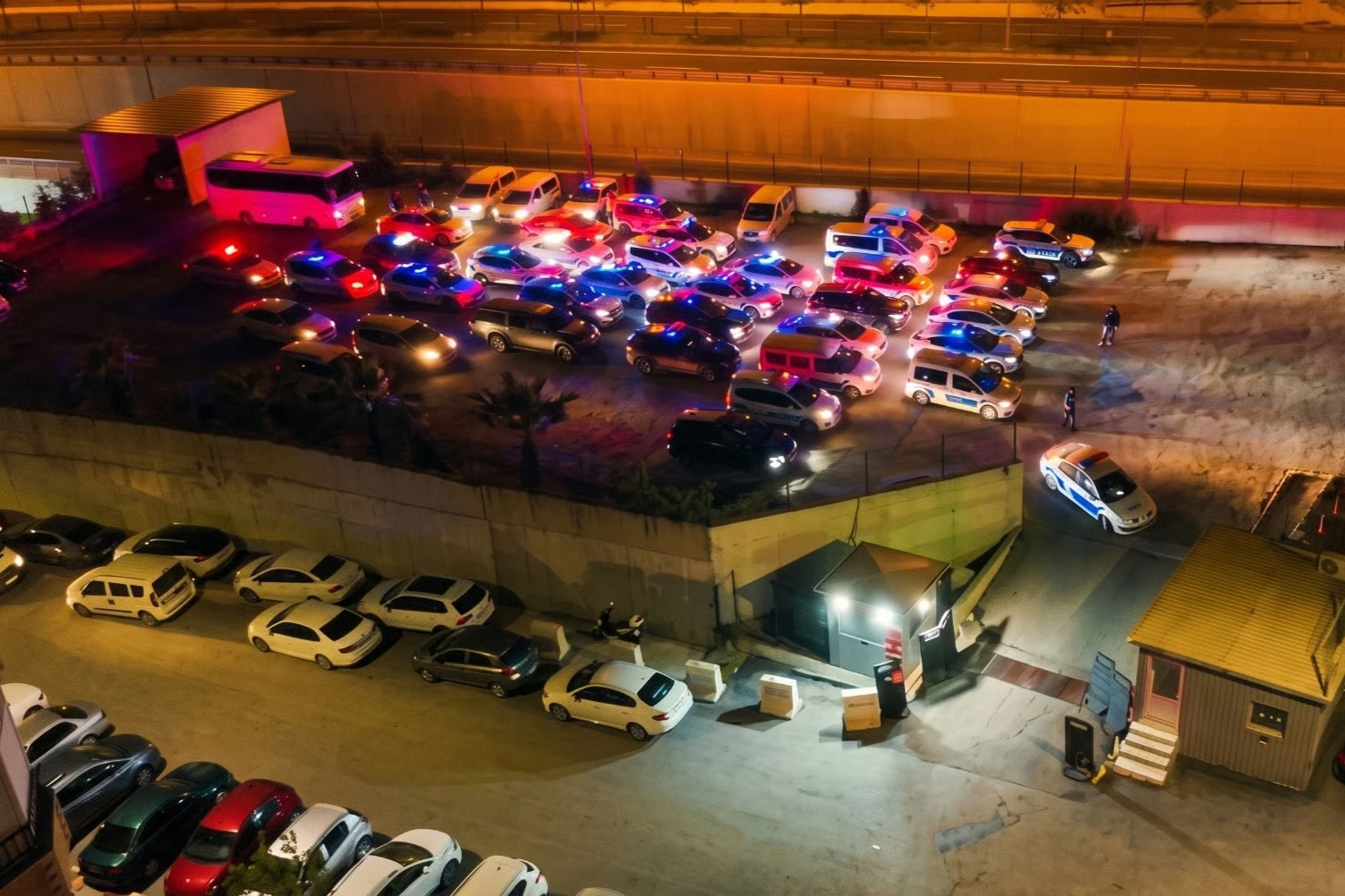 13 ilde dolandırıcılık operasyonu! 1 milyar TL'lik mal varlığına el konuldu