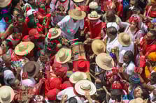 Venezuelalılar Aziz Yahya için Juan de Curiepe kutalamasını yapıyor