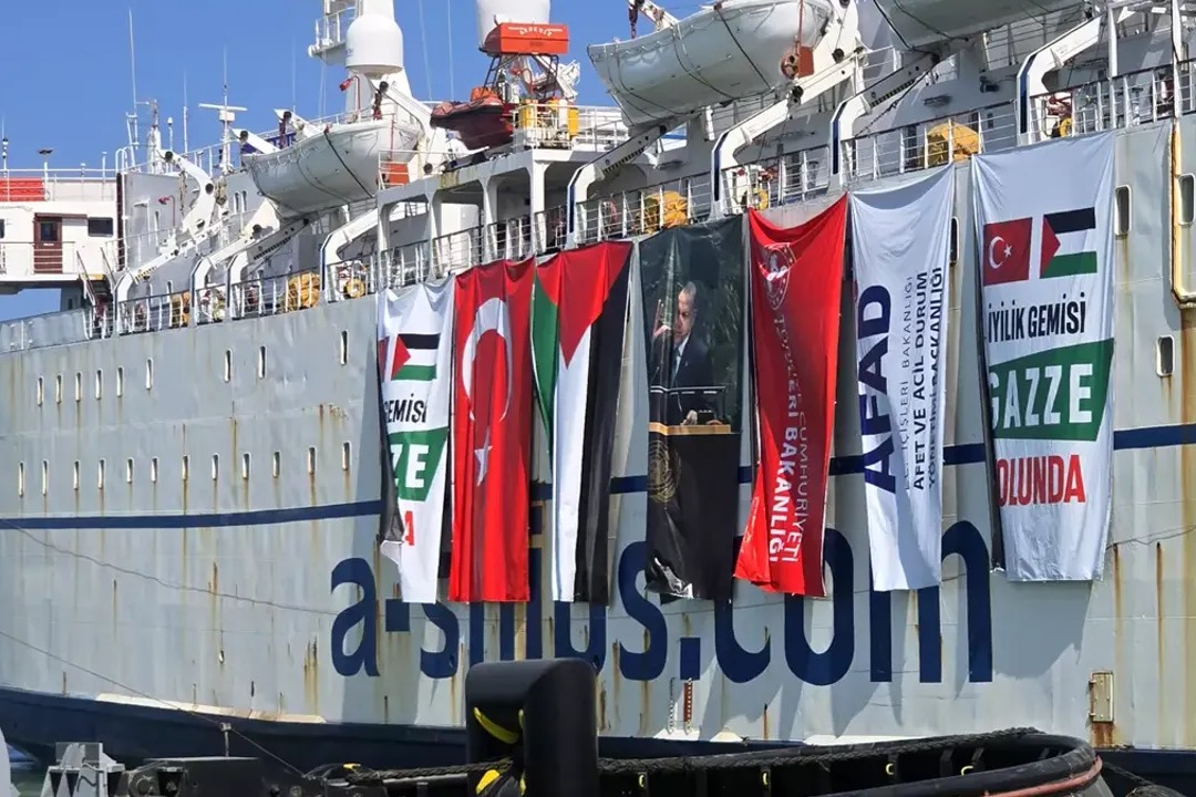 Gazze'ye giden İyilik Gemisi limana ulaştı