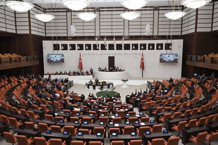 5 bin nüfusu aşan yer belediye olacak