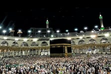Hac vizesi olmayan yabancılar Mekke'ye giremeyecek