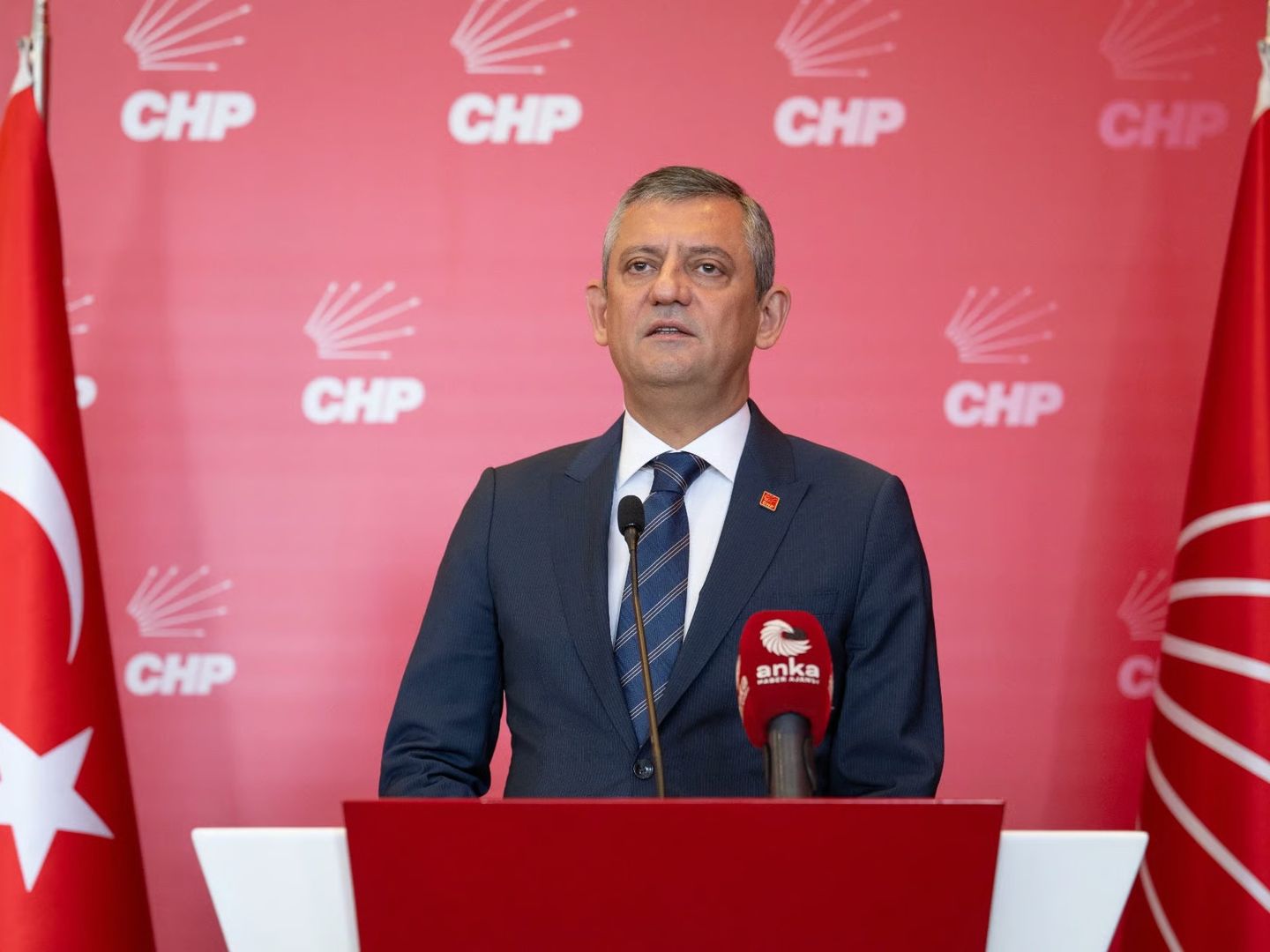 Özgür Özel’den MHP’ye 'keşkekli' mevzuat göndermesi 