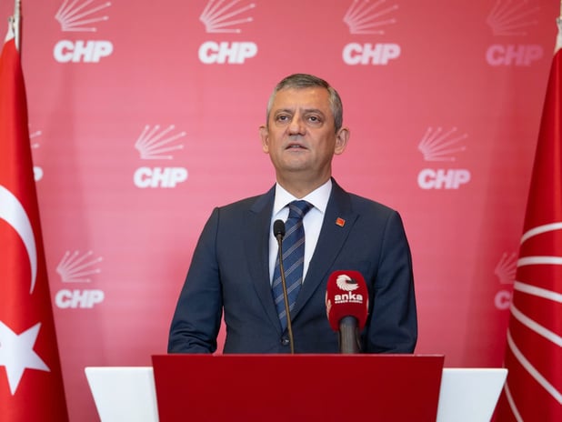 Özgür Özel’den MHP’ye 'keşkekli' mevzuat göndermesi 