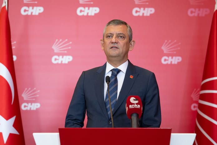 Özgür Özel’den MHP’ye 'keşkekli' mevzuat göndermesi 