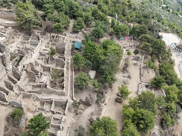 Syedra Antik Kenti'nde 1800 yıllık stadyum gün yüzüne çıkarıldı