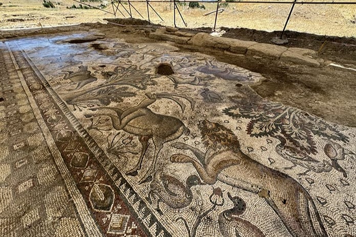 Elazığ'da tarlada 1700 yıllık Roma hamamı bulundu