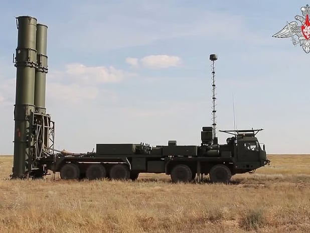 Rusya, S-500 hava ve füze savunma sistemini ilk kez muharebe görevine aldı