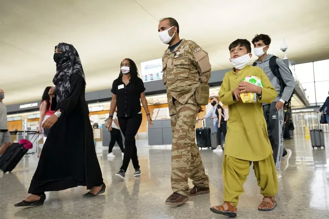 ABD Afgan Pasaport Sahiplerine Vize Vermeyi Askıya Aldı