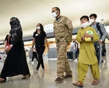 ABD Afgan Pasaport Sahiplerine Vize Vermeyi Askıya Aldı