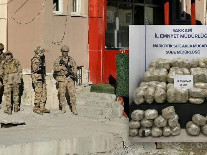Hakkari merkezli uyuşturucu operasyonu: Aralarında başkomiserin de bulunduğu 4 kişi tutuklandı
