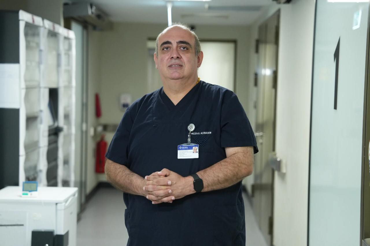 Gastroenteroloji Uzmanı Nevzat Aykut Bayrak
