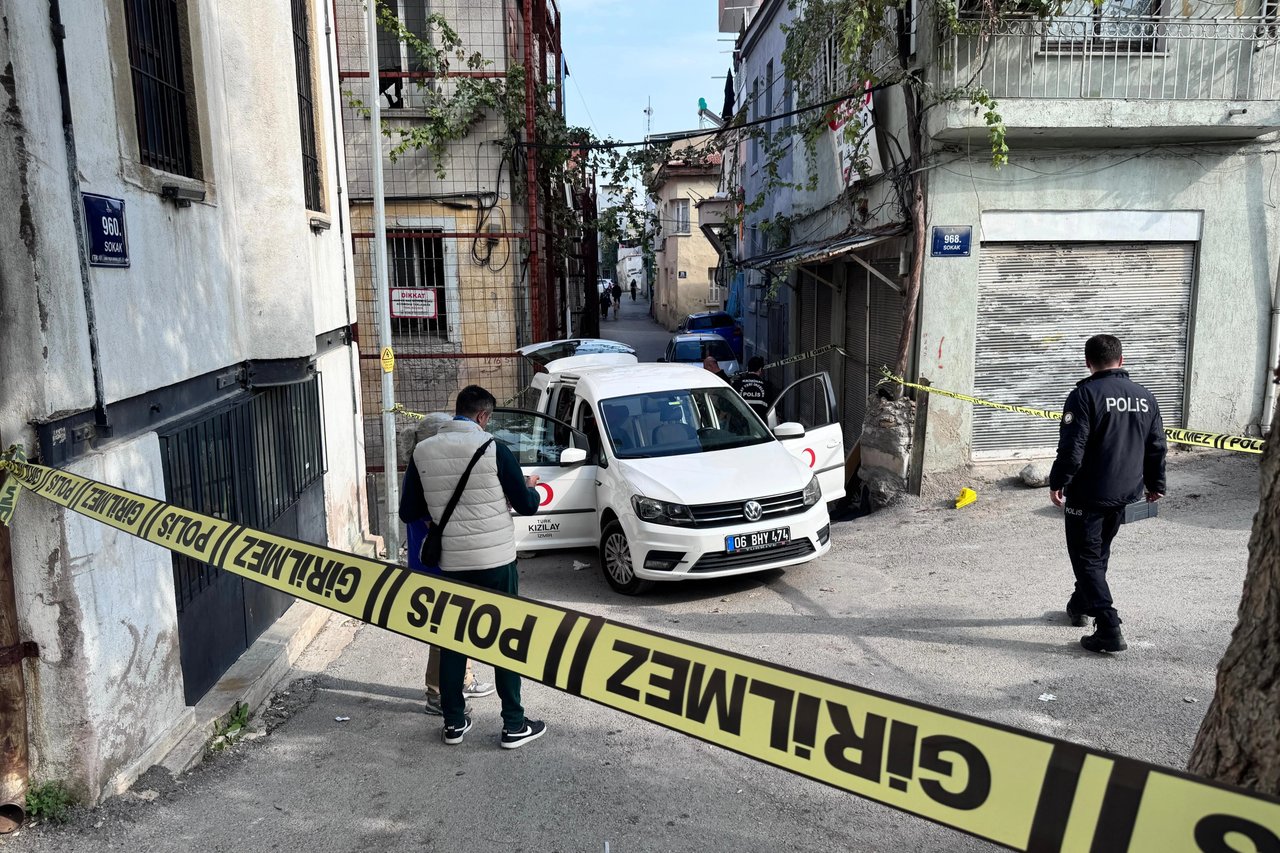 Yemek dağıtan Kızılay çalışanını silahla vurdu