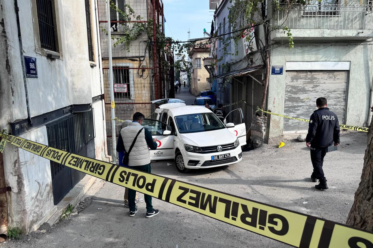 Kızılay çalışanına silahlı saldırı: İzmir'de yemek dağıtırken vuruldu