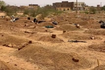 Okul binası toplu mezara dönüştü: Sudan'da 465 sivilin cesedi bulundu