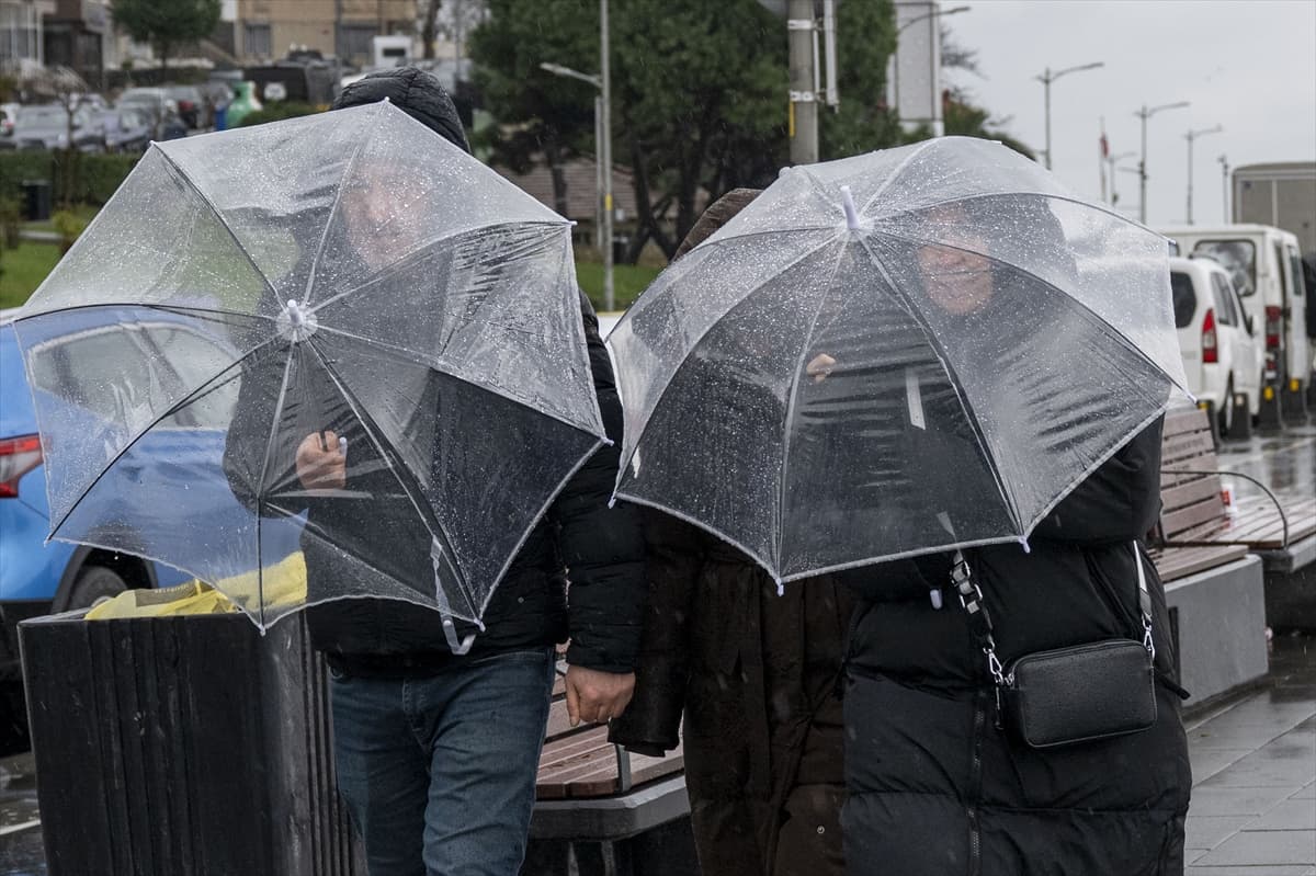 İstanbul’da sağanak ve fırtına etkili oldu