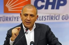 Gürsel Tekin: Beni CHP il binasına sokmayacak bir babayiğit yoktur