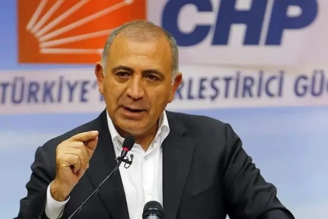 Gürsel Tekin: Beni CHP il binasına sokmayacak bir babayiğit yoktur