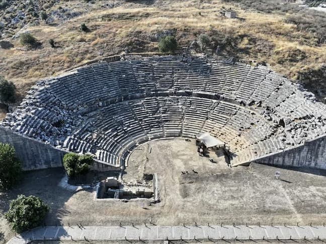 Letoon Kutsal Alanı'ndaki Antik Tiyatro restore ediliyor