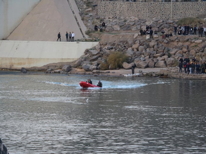 Terliğini almaya çalışan çocuk nehirde boğuldu 