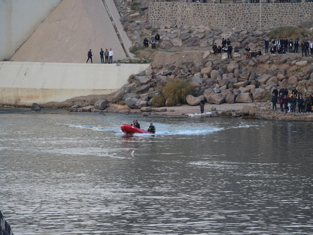 Terliğini almaya çalışan çocuk nehirde boğuldu 