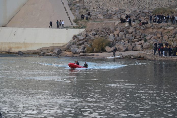 Terliğini almaya çalışan çocuk nehirde boğuldu 