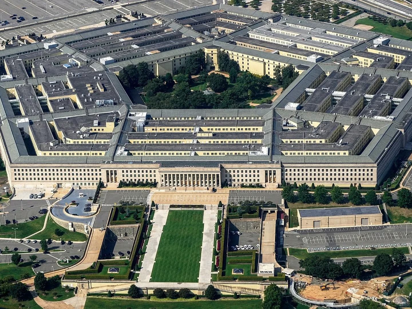 Pentagon'dan medyaya 'gizli bilgi' engeli: Basın ofisine gazetecilerin girişi tamamen yasaklandı