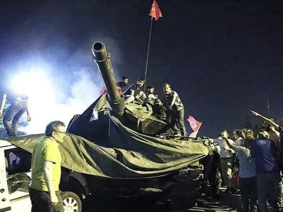 FETÖ'nün darbe girişiminin üzerinden 10 yıl geçti
