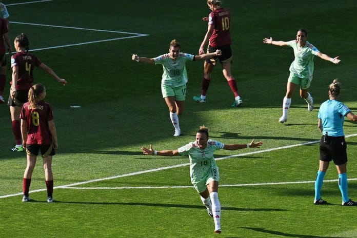 Kadınlar EURO 2025 D Grubu'nda İtalya farklı, Polonya tek farkla kazandı