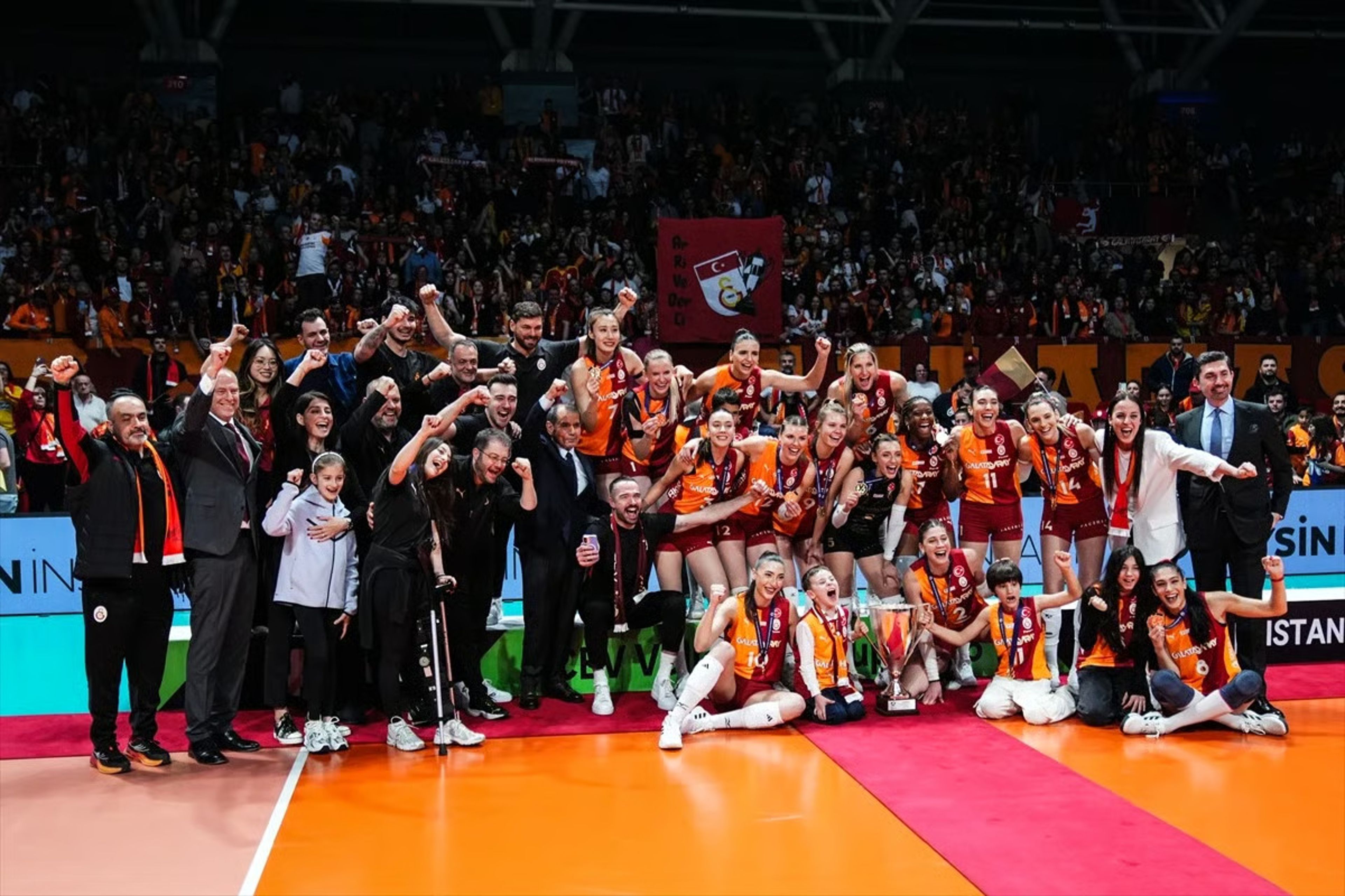 CEV Kupası şampiyonu Galatasaray: Futbol ve basketboldan sonra voleybolda da Avrupa kupası